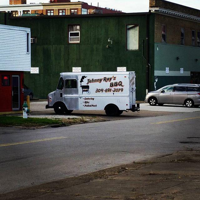 Johnny Ray'z old school food truck #bbq #huntingtoninsta #huntingtonwv #foodtruck