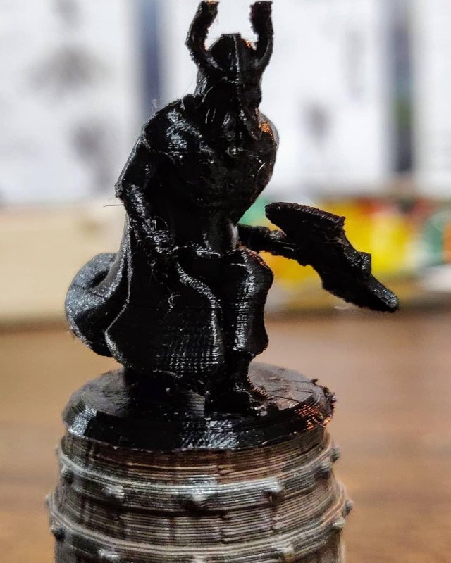 Zoomed in on Dwarven minifig
#3dprinting 